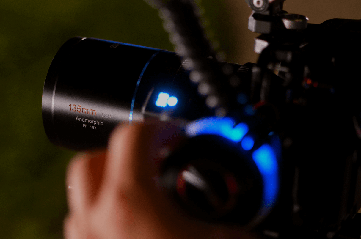 SIRUI Venus 135mm T2.9 1.8x Full-Frame Anamorphic Lens