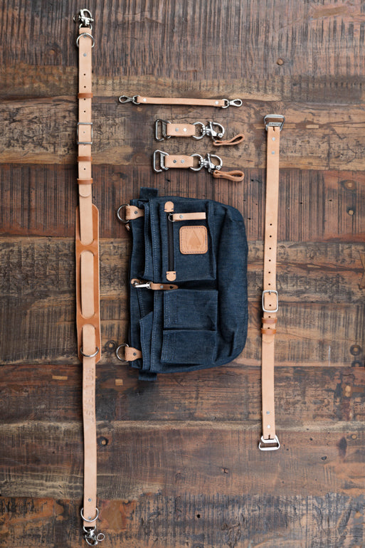 Explorer Lens Quiver | Canvas and Leather Messenger Bag