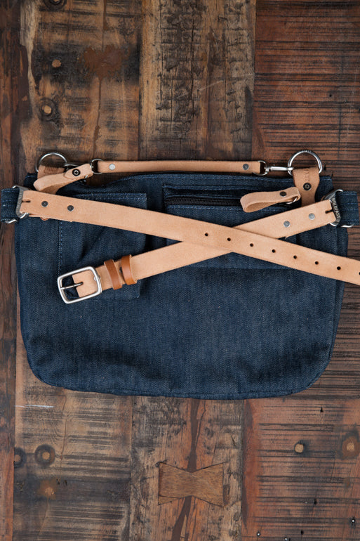 Explorer Lens Quiver | Canvas and Leather Messenger Bag