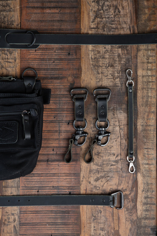 Explorer Lens Quiver | Canvas and Leather Messenger Bag