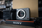 (USED) Sony FX3 Cinema Line Full-frame Camera with Lightweight XLR Camera Handle (2 Batteries Included) **MINT**